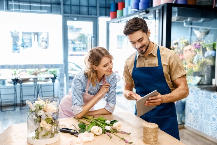 Florists discussing work